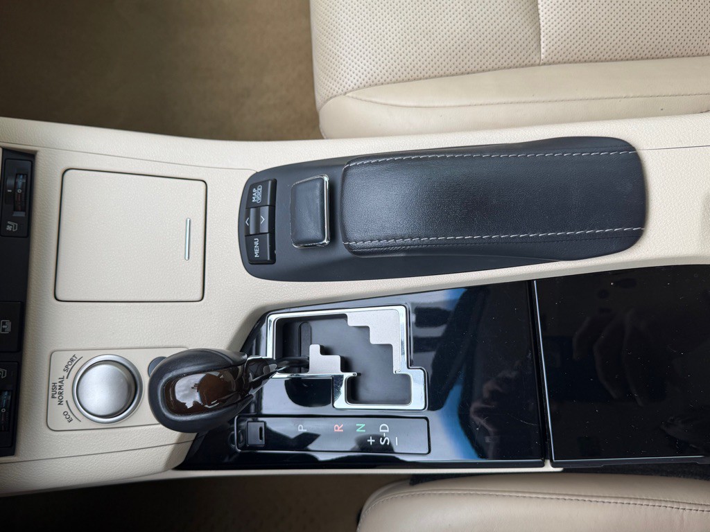 2013 Lexus ES Image 43