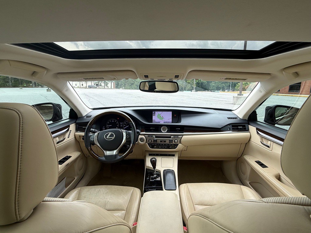 2013 Lexus ES Image 52