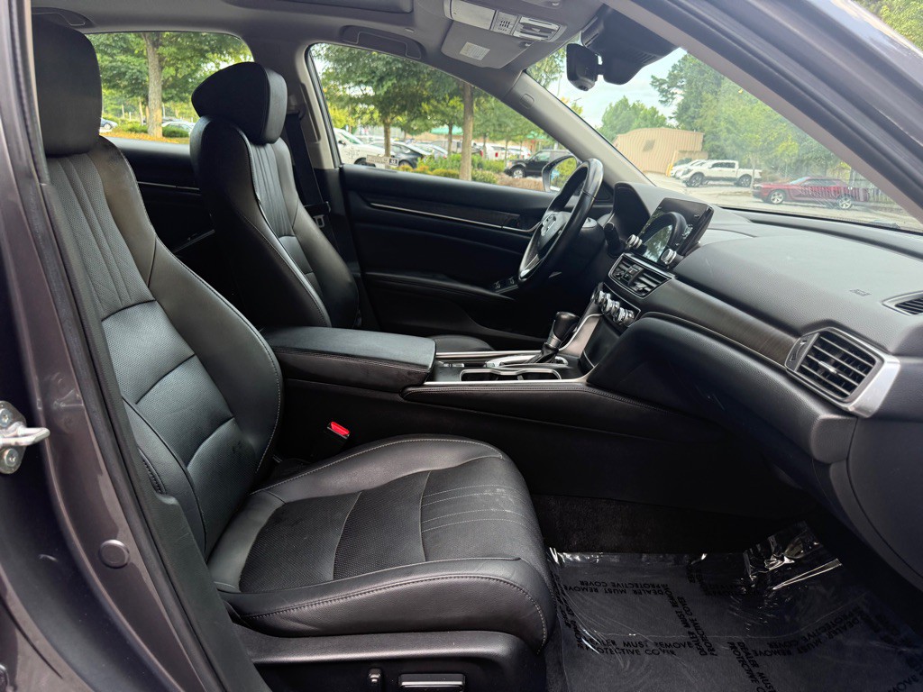 2019 Honda Accord Image 17