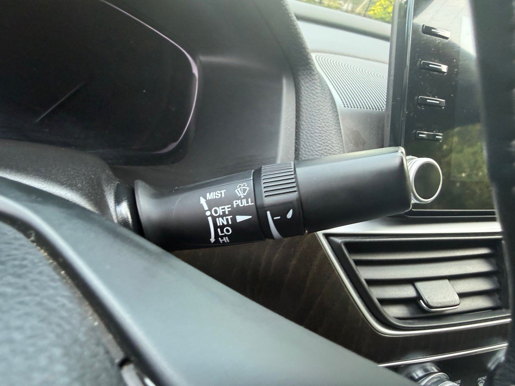 2019 Honda Accord Image 32