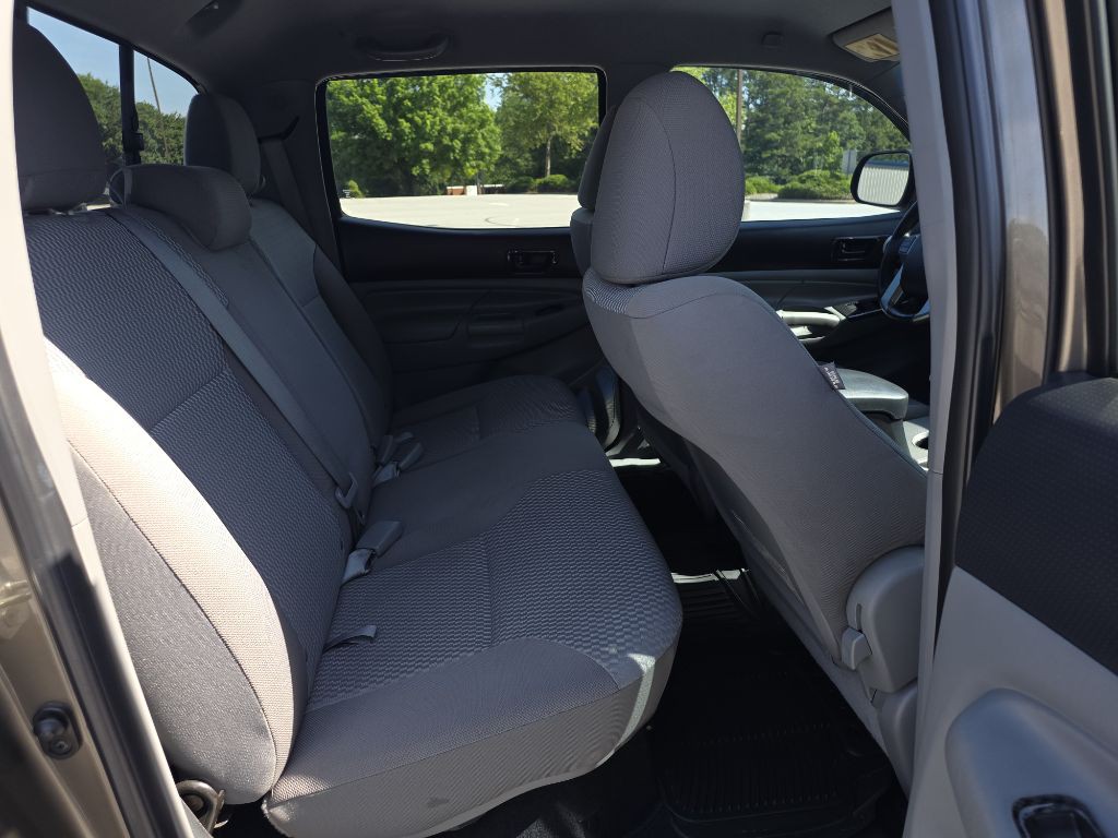 2013 Toyota Tacoma Image 16