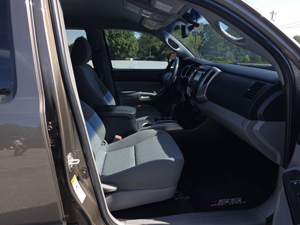 2013 Toyota Tacoma Image 17