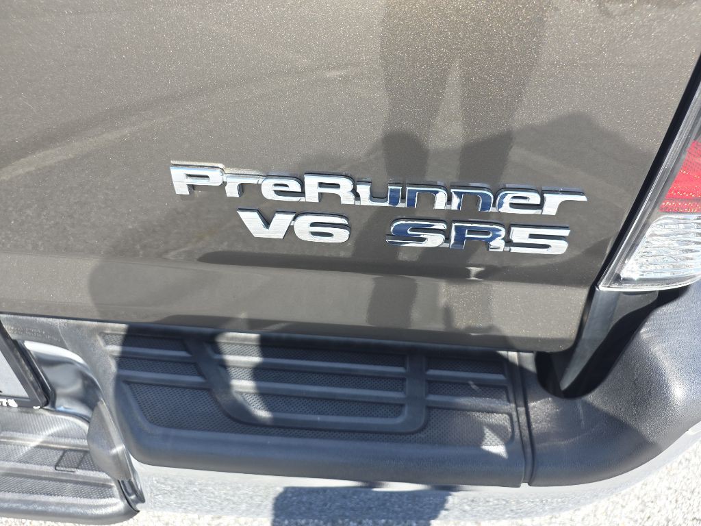 2013 Toyota Tacoma Image 24