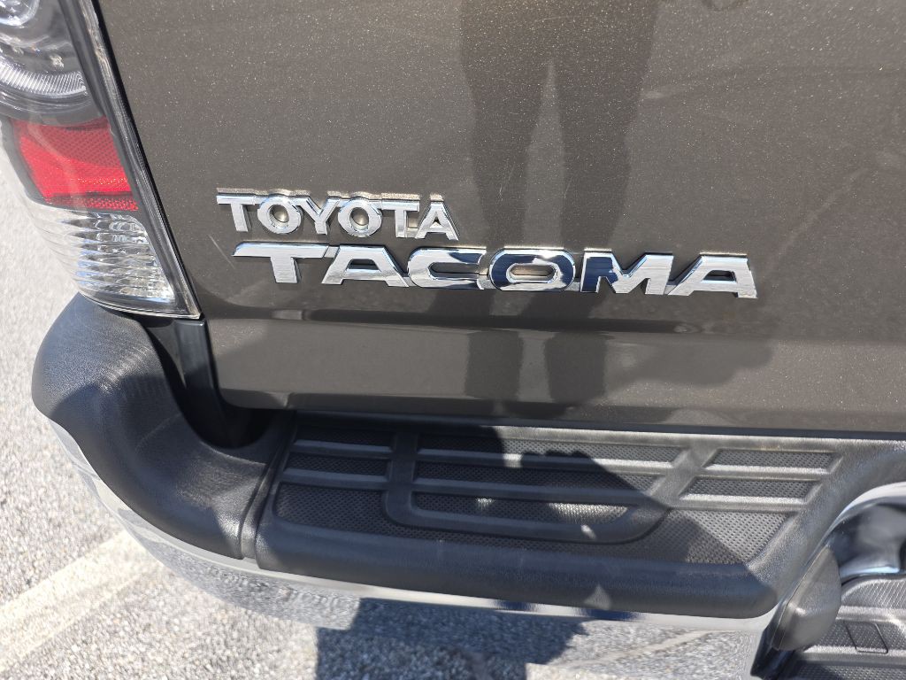 2013 Toyota Tacoma Image 25