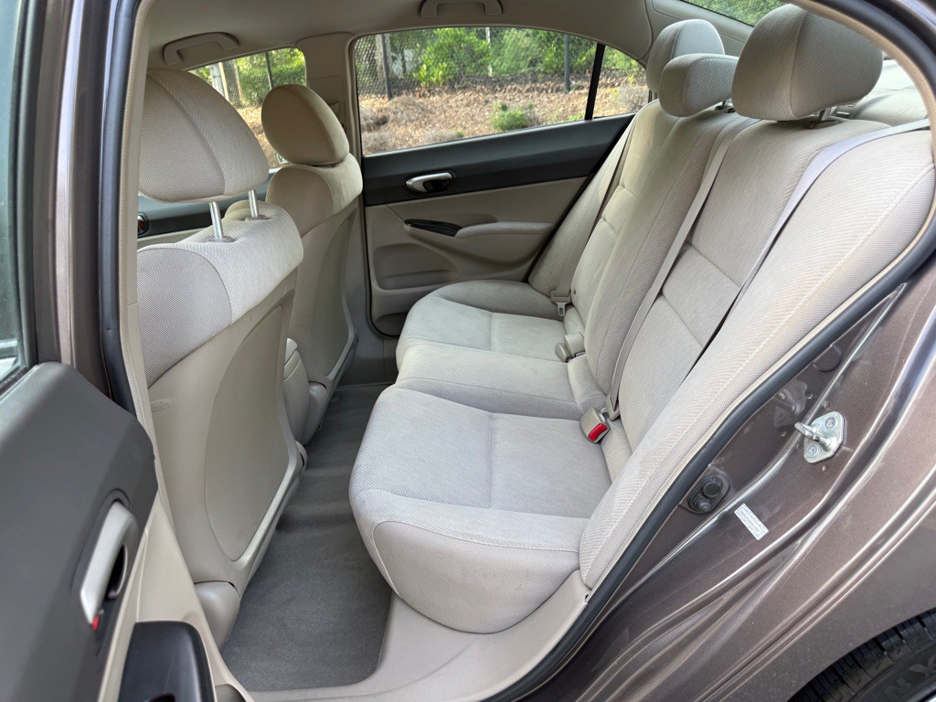 2011 Honda Civic Image 12