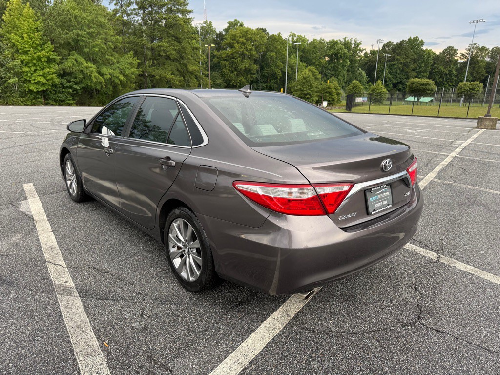 2017 Toyota Camry Image 5
