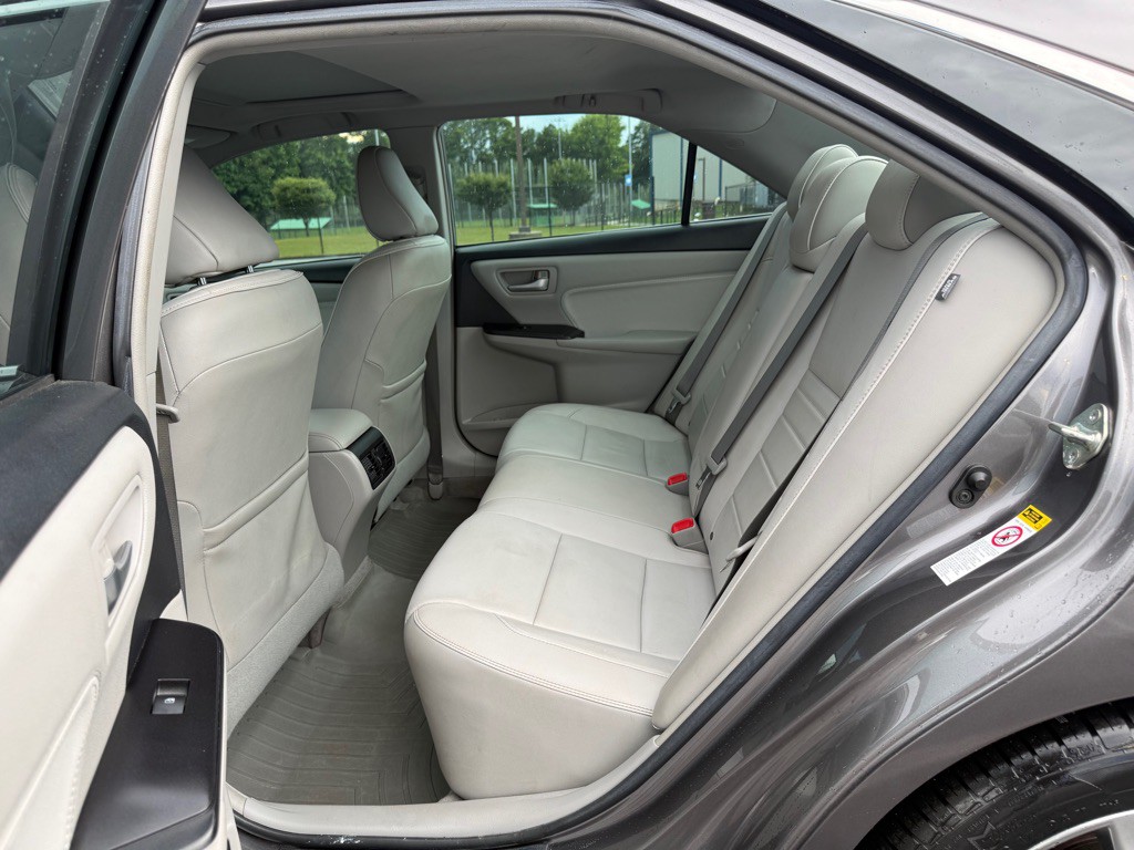 2017 Toyota Camry Image 14