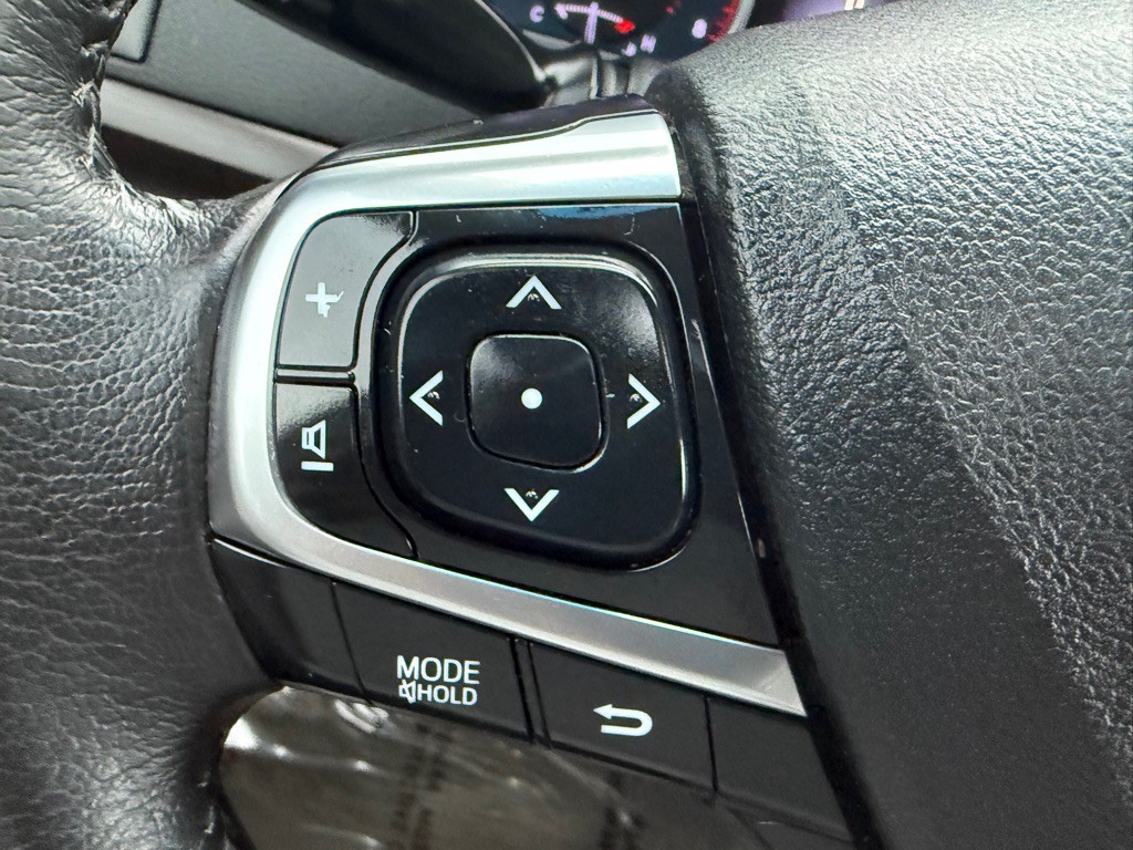 2017 Toyota Camry Image 31