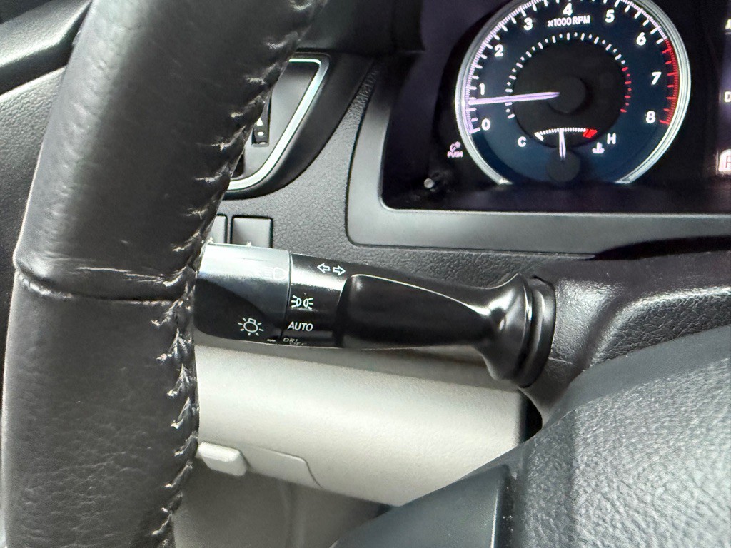 2017 Toyota Camry Image 33