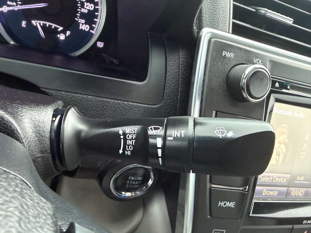 2017 Toyota Camry Image 34