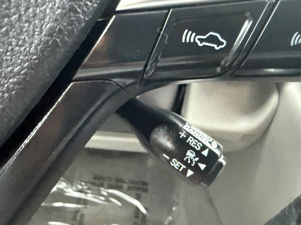 2017 Toyota Camry Image 35