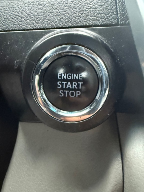 2017 Toyota Camry Image 36