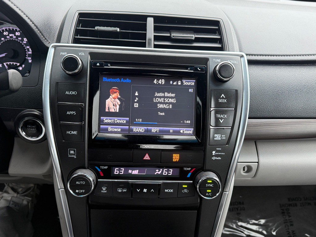 2017 Toyota Camry Image 39