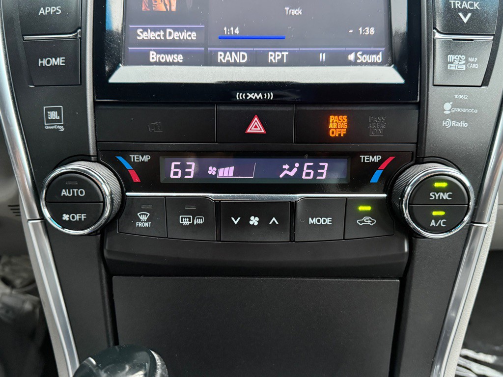 2017 Toyota Camry Image 40