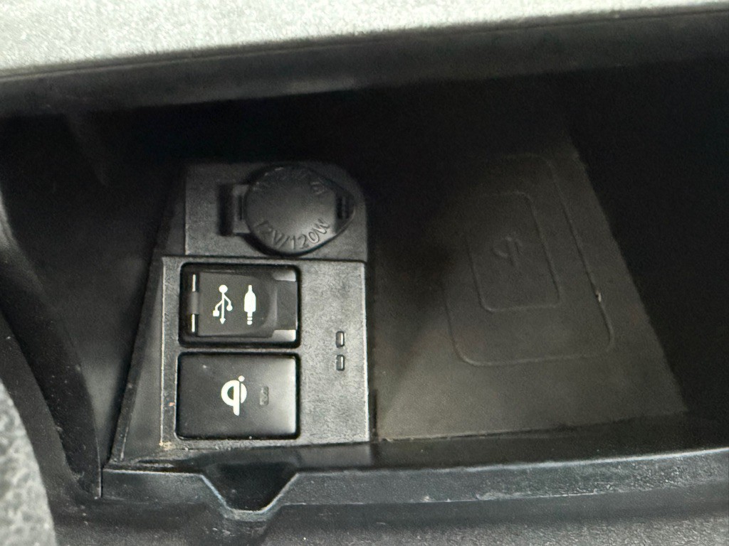 2017 Toyota Camry Image 45