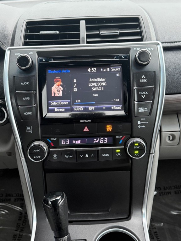2017 Toyota Camry Image 47