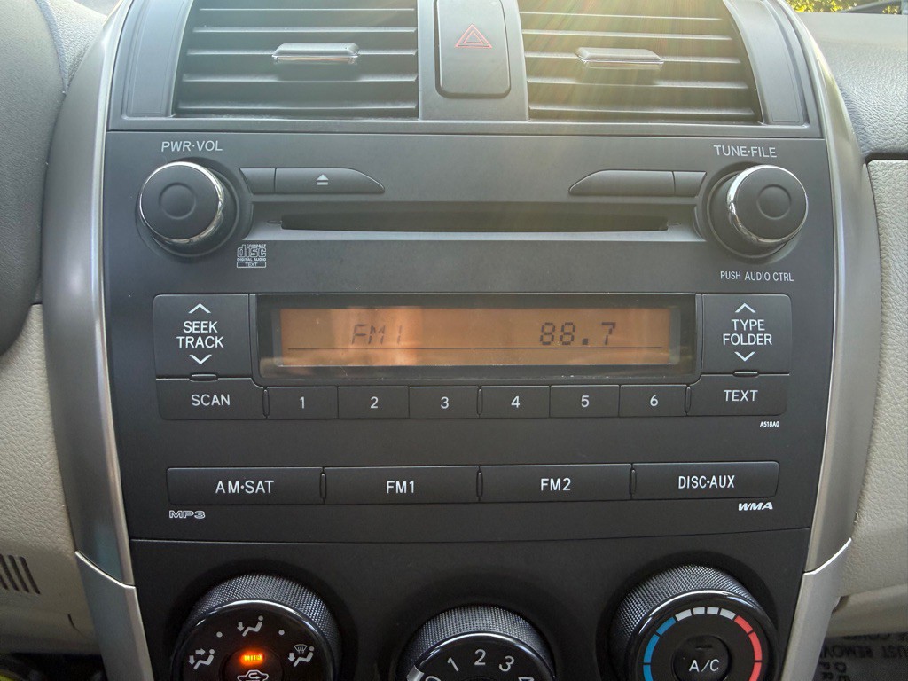 2010 Toyota Corolla Image 38