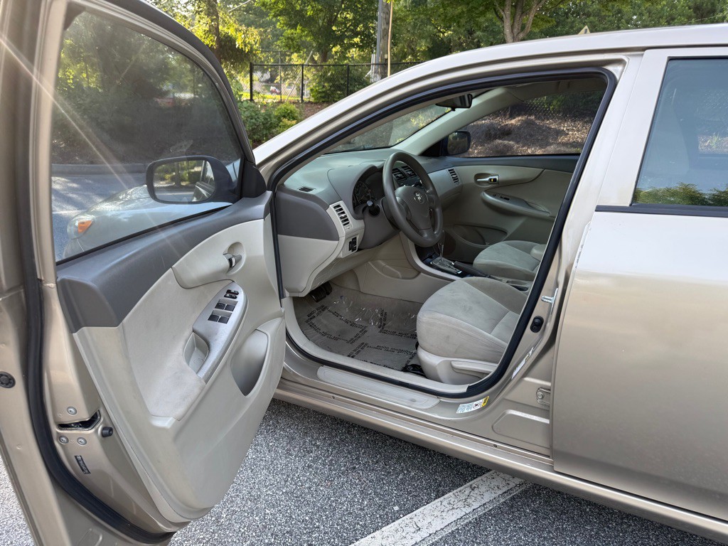 2010 Toyota Corolla Image 9