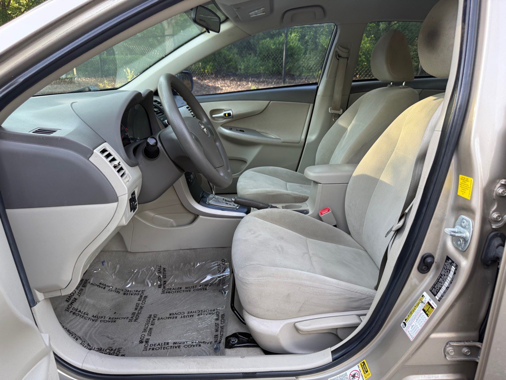 2010 Toyota Corolla Image 10