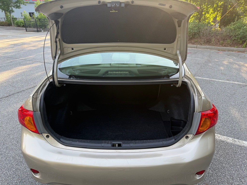 2010 Toyota Corolla Image 13