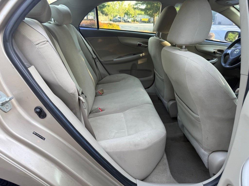 2010 Toyota Corolla Image 17