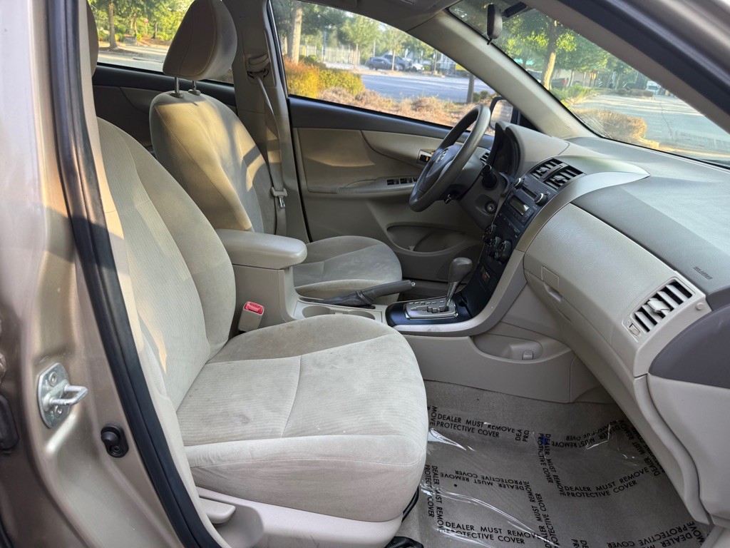 2010 Toyota Corolla Image 19