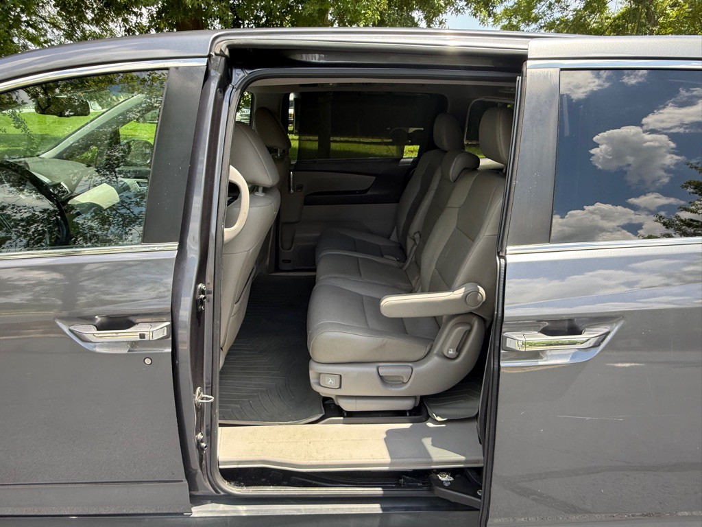 2017 Honda Odyssey Image 11