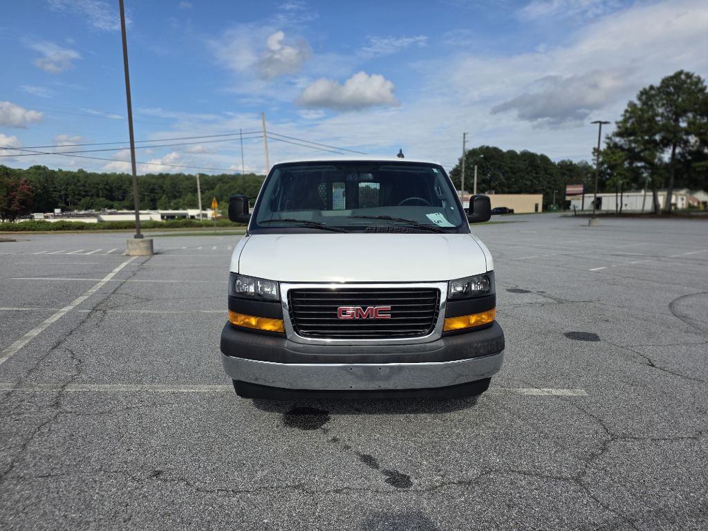 2020 GMC Savana Image 2