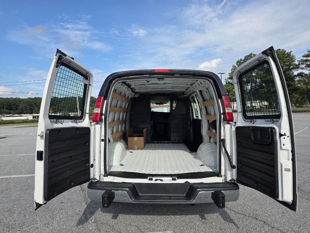 2020 GMC Savana Image 11
