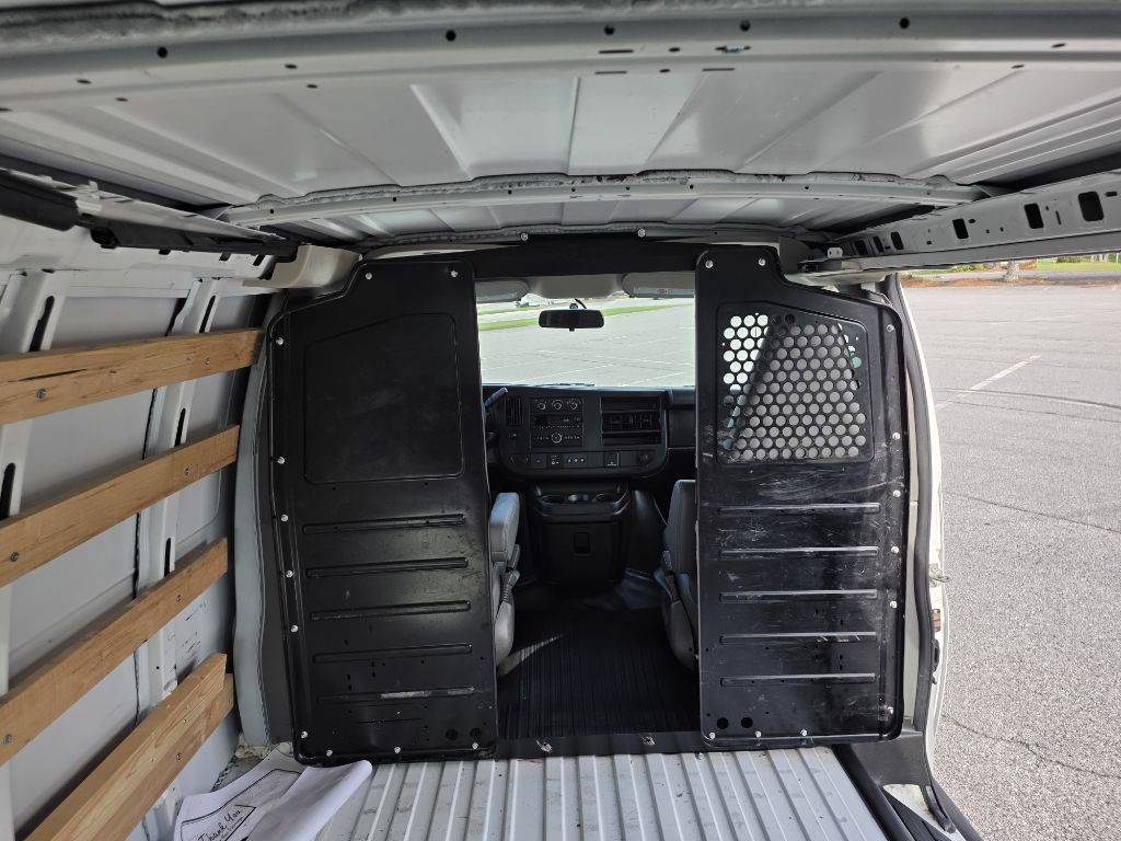 2020 GMC Savana Image 12