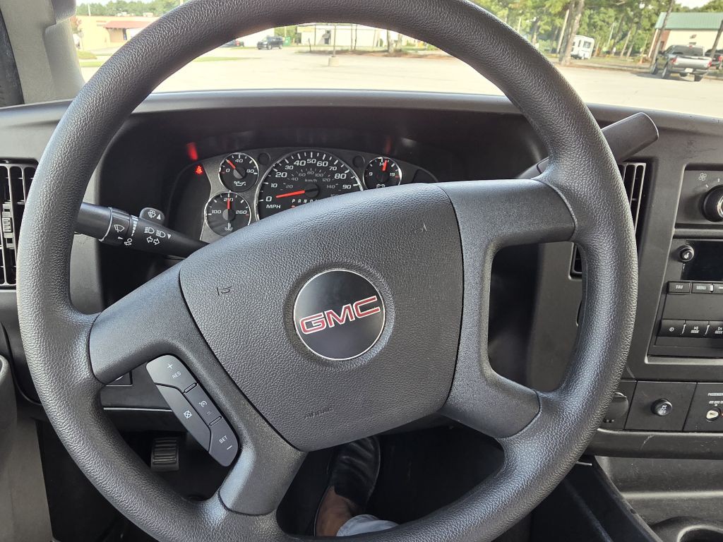 2020 GMC Savana Image 27