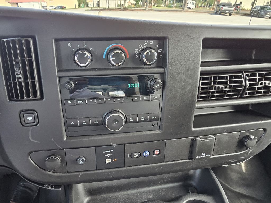2020 GMC Savana Image 31
