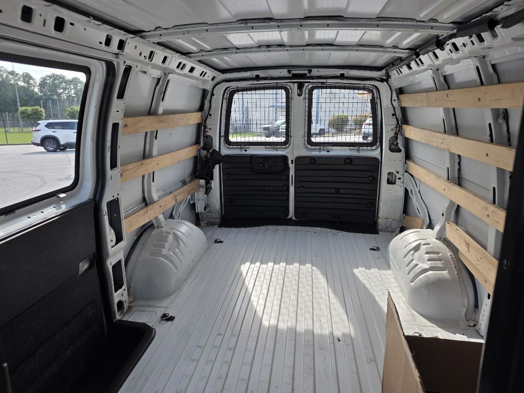 2020 GMC Savana Image 33