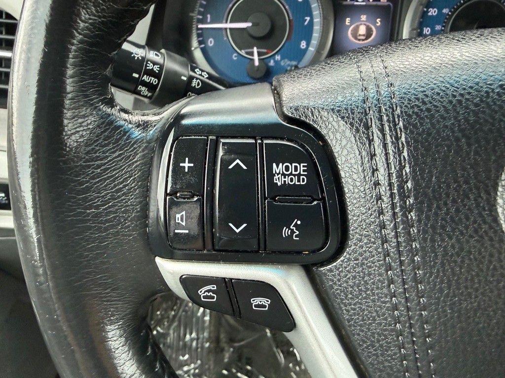 2017 Toyota Sienna Image 35