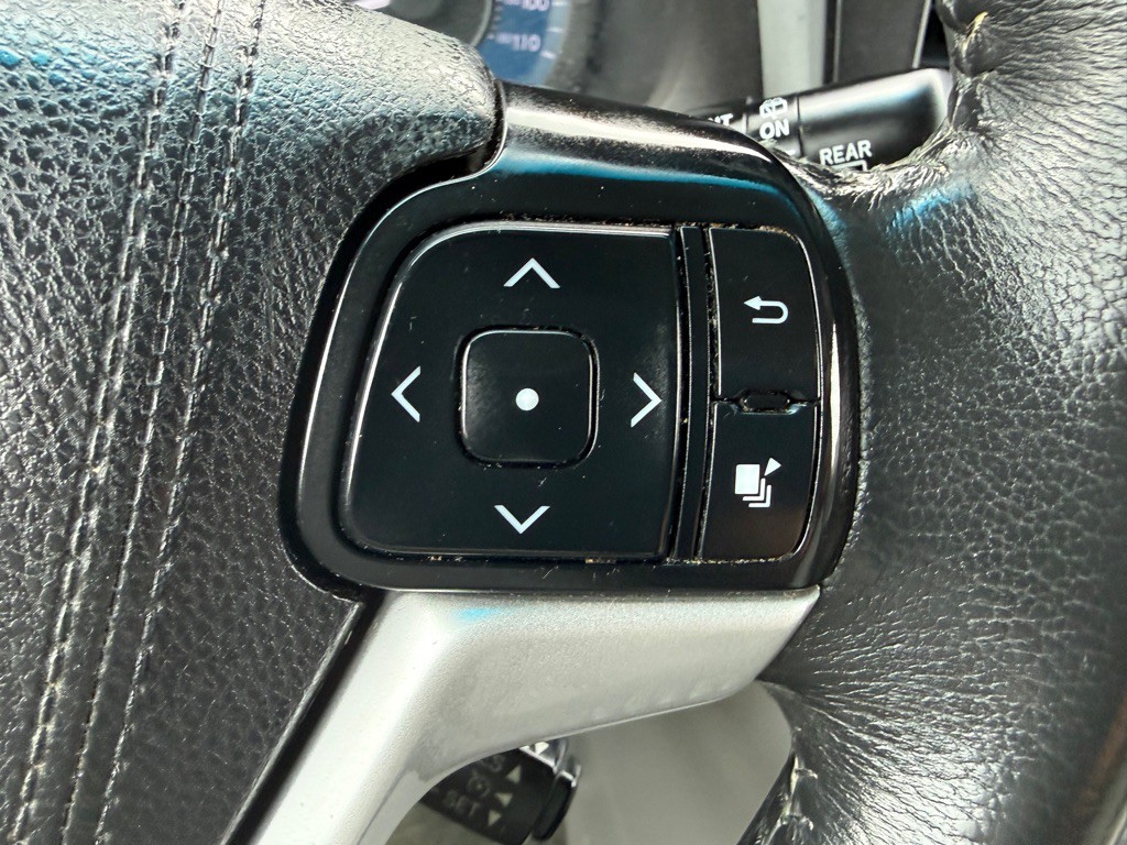 2017 Toyota Sienna Image 36