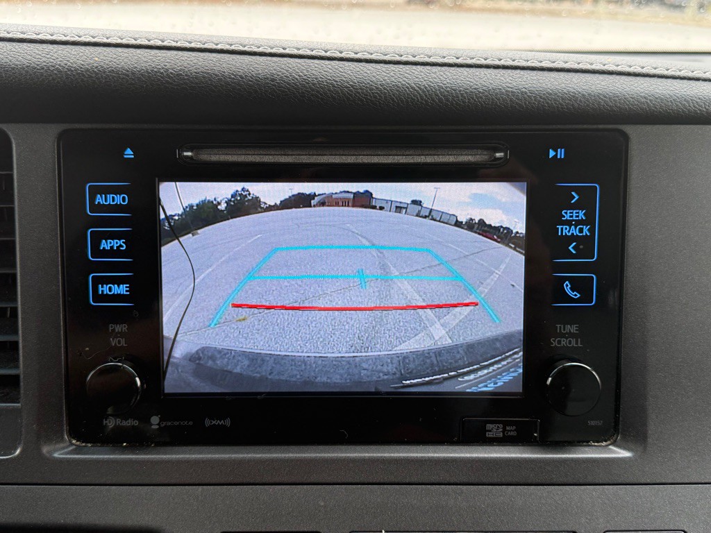 2017 Toyota Sienna Image 44