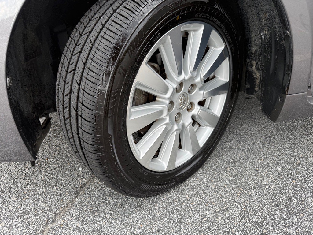 2017 Toyota Sienna Image 22