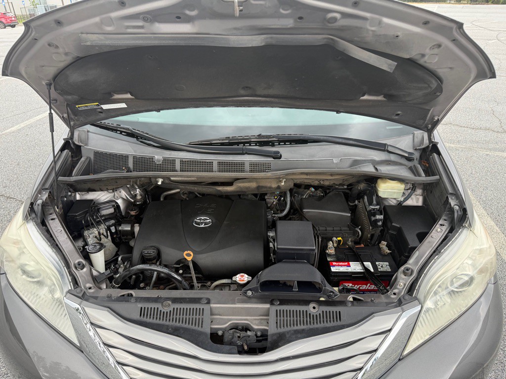 2017 Toyota Sienna Image 30