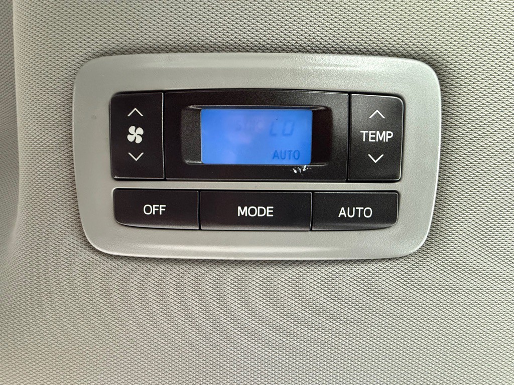 2017 Toyota Sienna Image 52