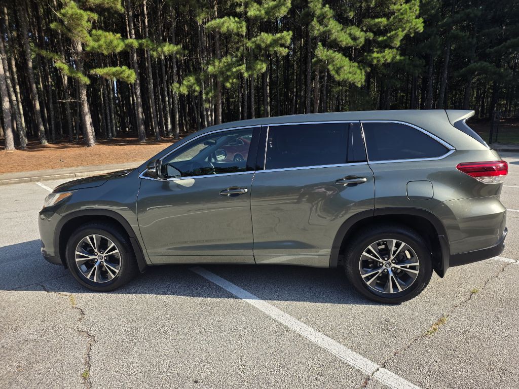 2017 Toyota Highlander Image 4