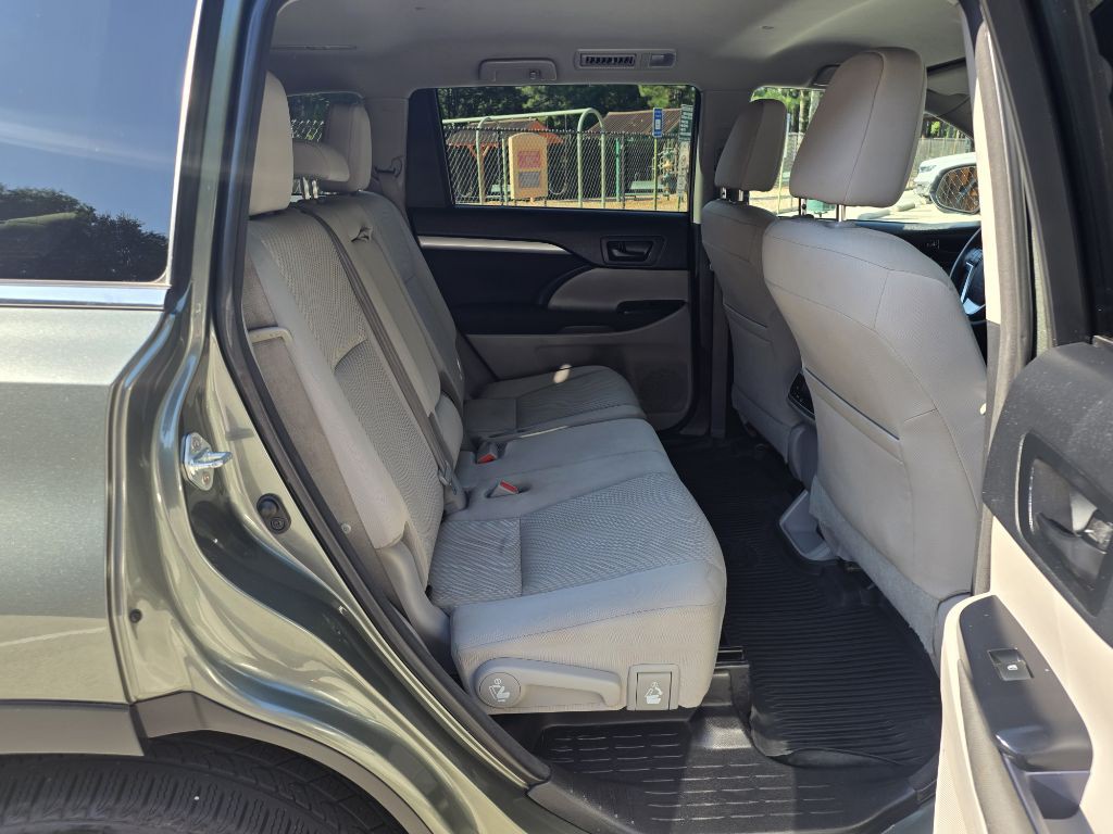 2017 Toyota Highlander Image 15
