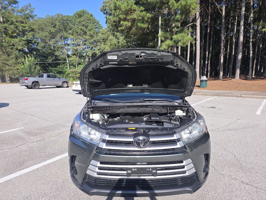 2017 Toyota Highlander Image 19