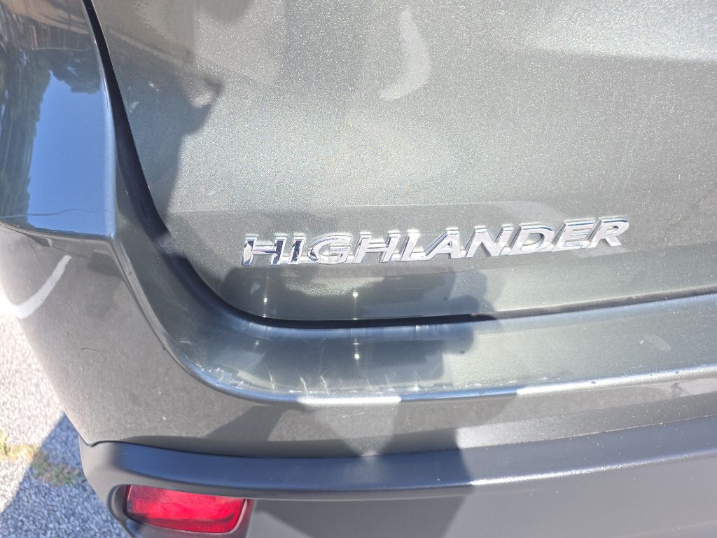 2017 Toyota Highlander Image 24