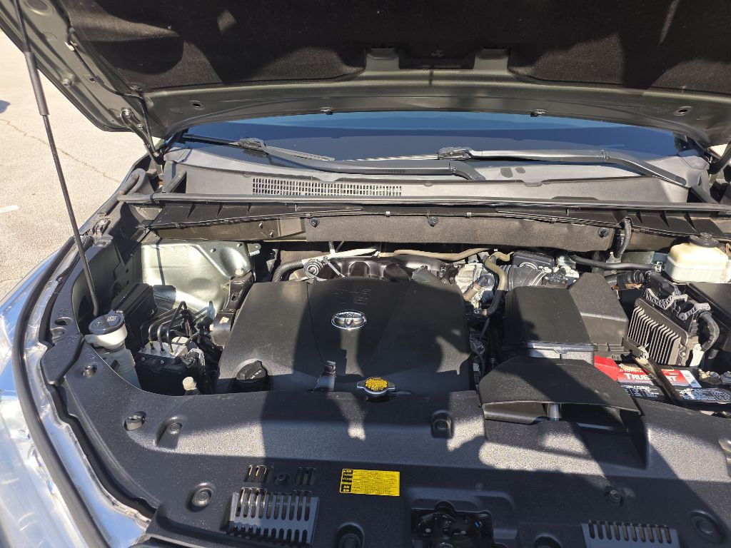 2017 Toyota Highlander Image 28