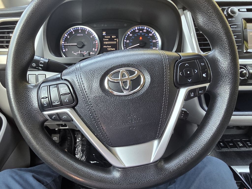2017 Toyota Highlander Image 59