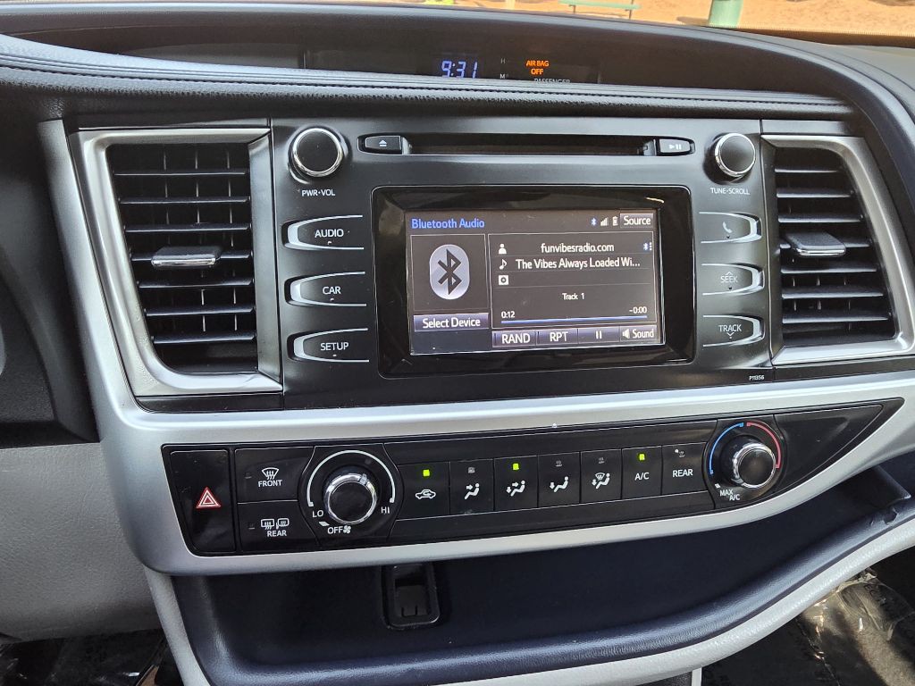 2017 Toyota Highlander Image 60