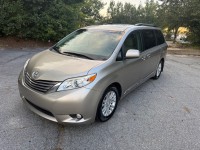 Image for 2017 Toyota Sienna XLE ID: 7583454