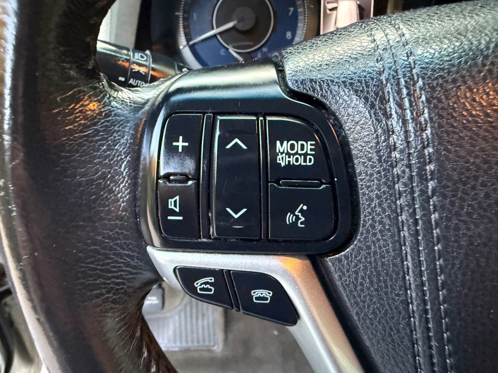 2017 Toyota Sienna Image 34