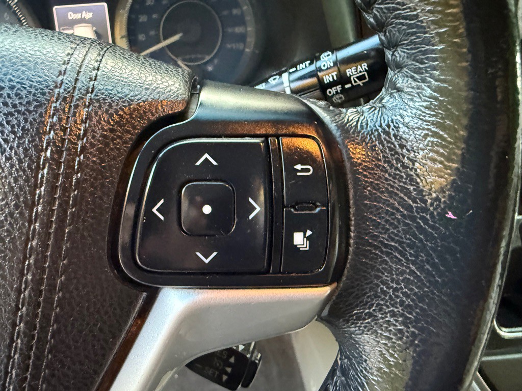 2017 Toyota Sienna Image 35