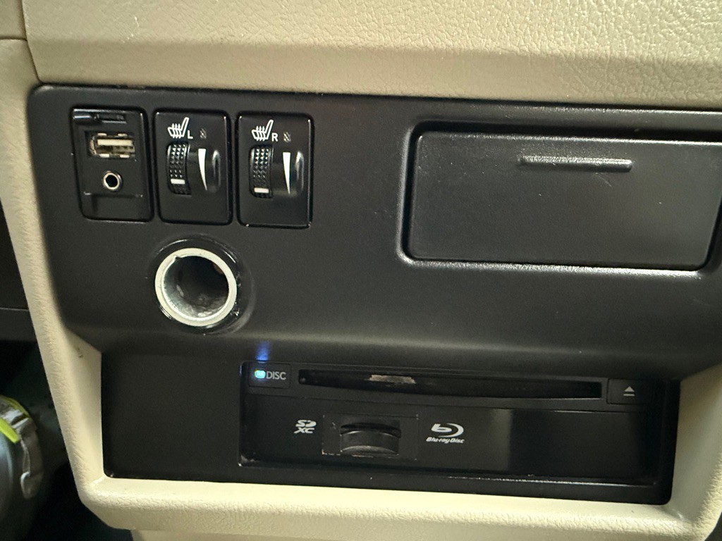 2017 Toyota Sienna Image 48